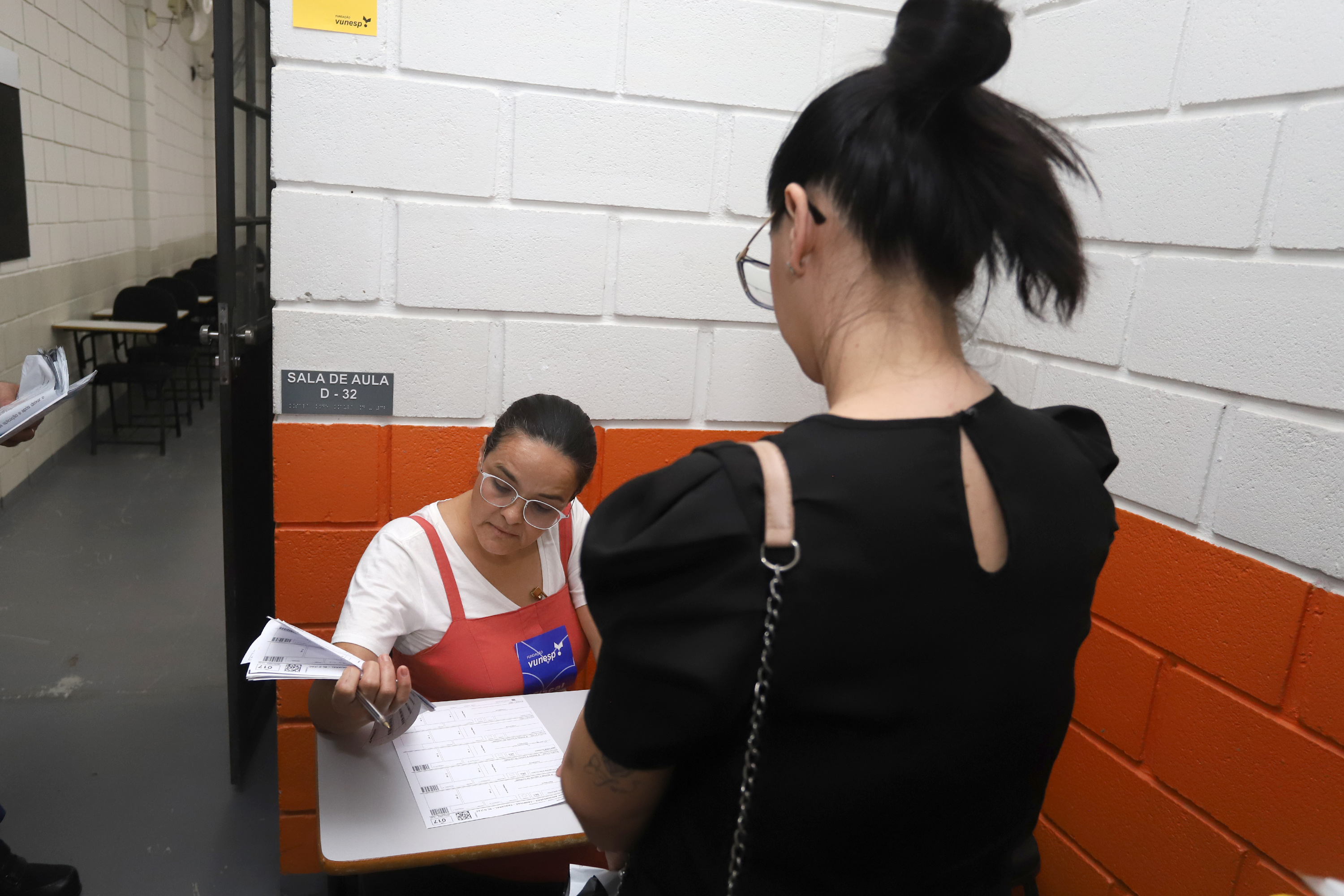 Candidatos devem chegar com 60 minutos de antecedência; prova começa às 13h