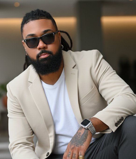 Levi Kaique, o palestrante, é engenheiro civil, professor e palestrante, reconhecido pelo trabalho de promoção da educação antirracista em linguagem acessível