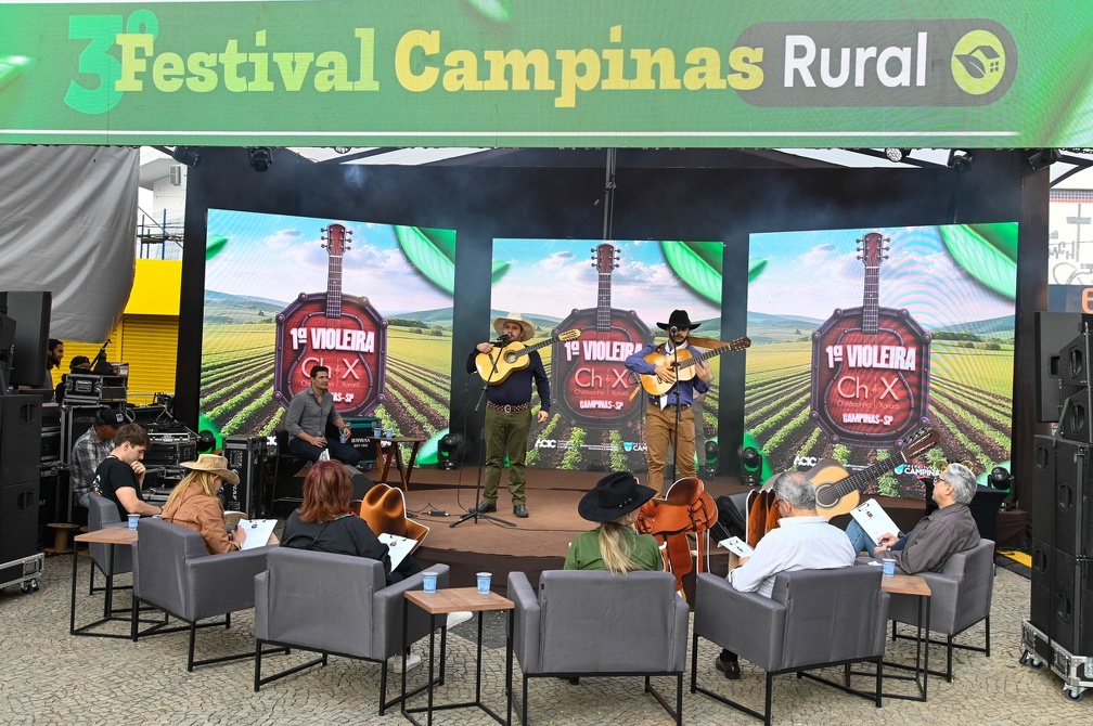 Rogério Capela Concurso de violeiros encerrou evento de incentivo ao agro de Campinas no Largo do Rosário