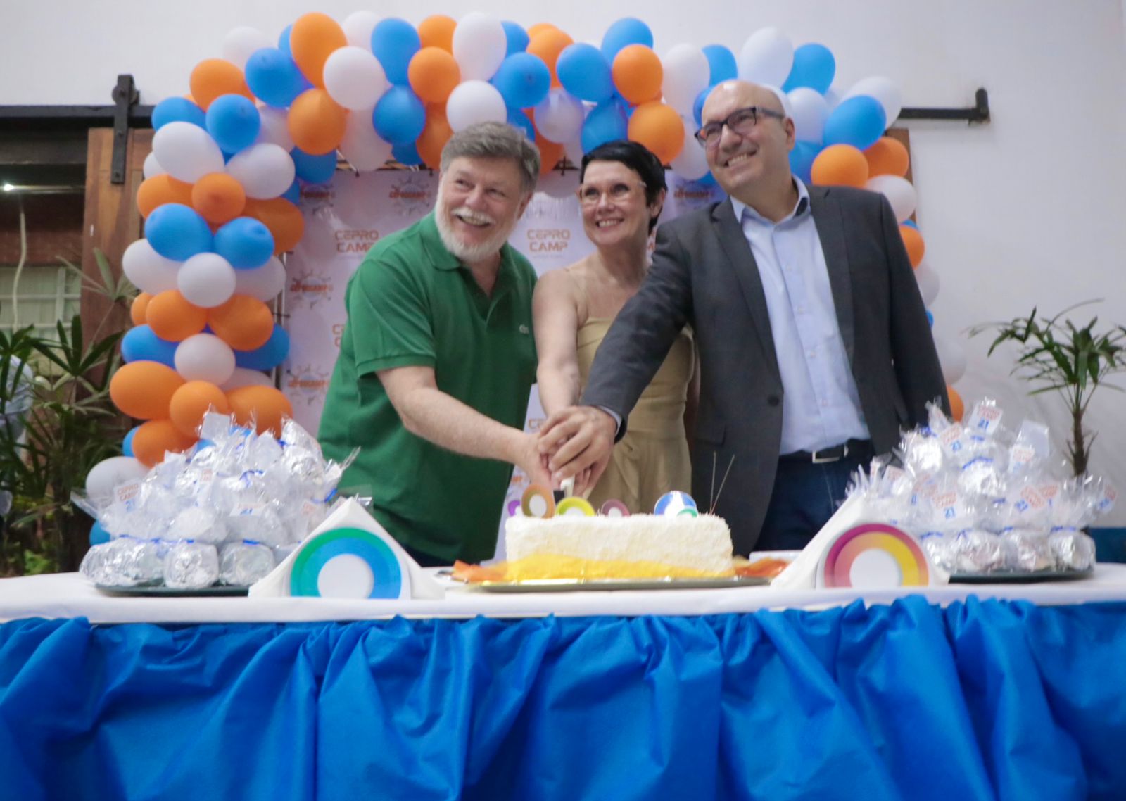 Firmino Piton Durante as comemorações, prefeito anunciou a instalação de mais duas unidades do Ceprocamp, nas regiões do Padre Anchieta e dos Amarais