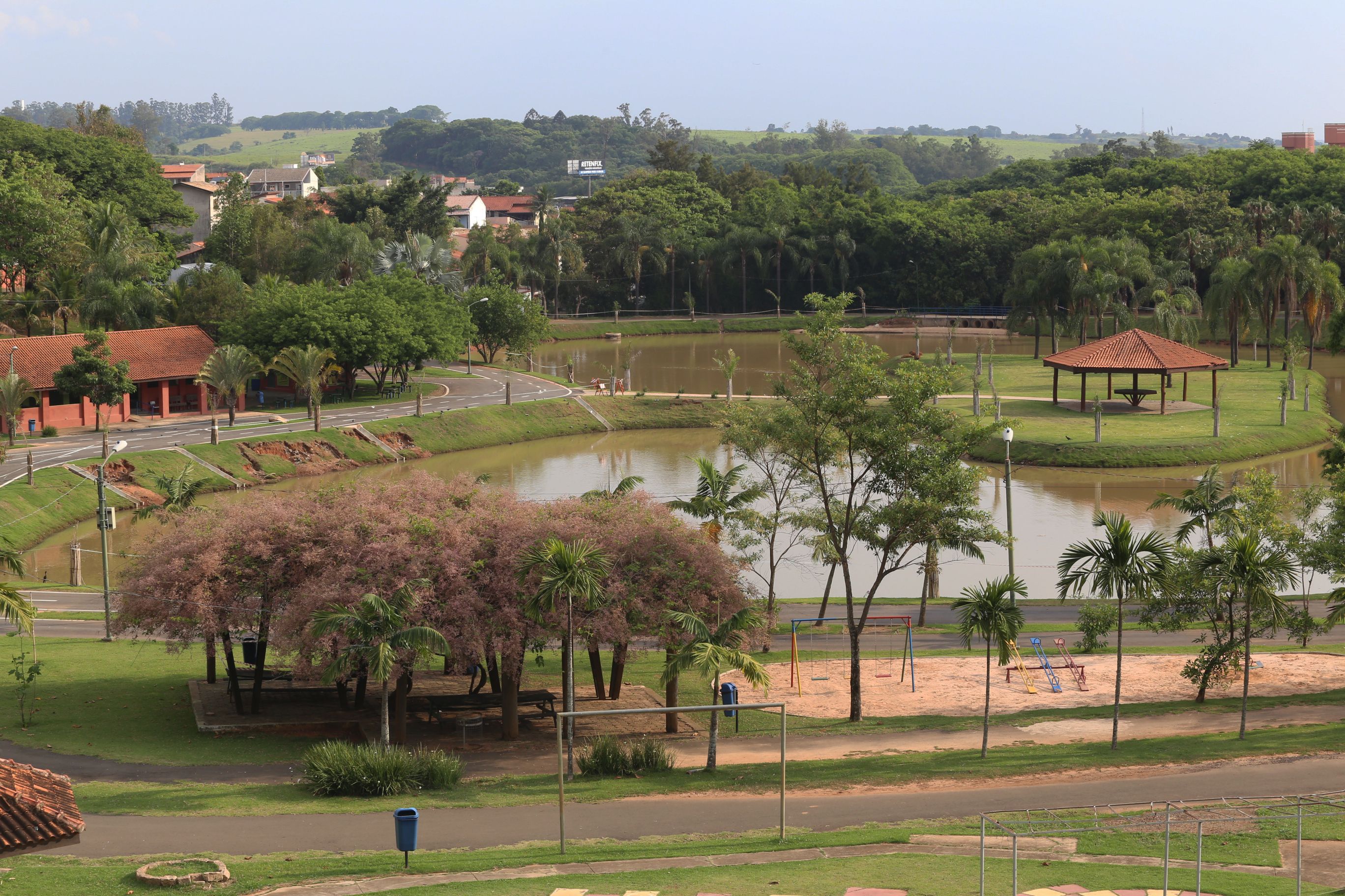 O Parque das Águas fica no bairro Parque Jambeiro