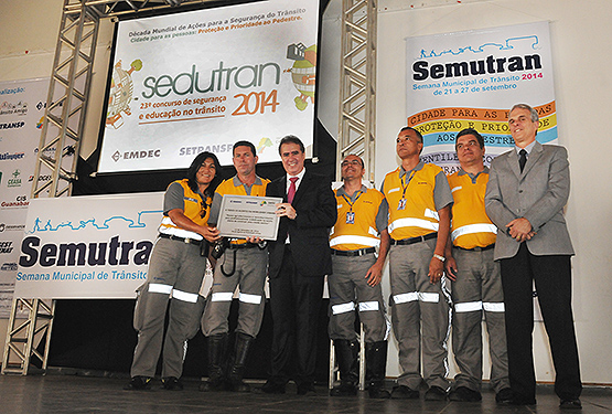 Jonas e amarelinhos no Dia do Agente da Mobilidade Urbana