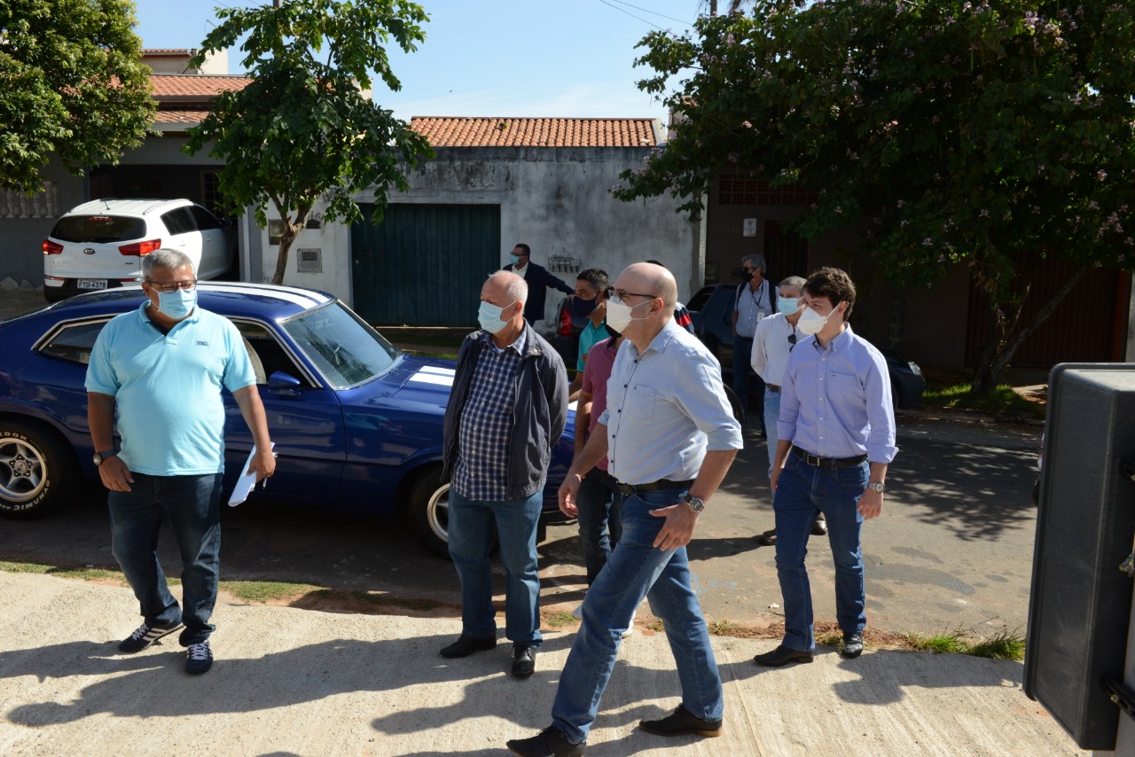 Prefeito Dário Saadi visita moradias no Pq. Eldorado