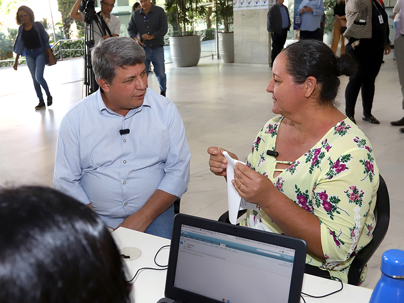 Prefeito em exercício Wanderley de Almeida conversa com população em VemSer