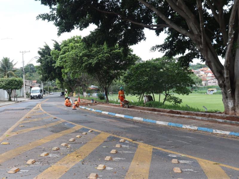 Equipes estão trabalhando na construção da ciclovia