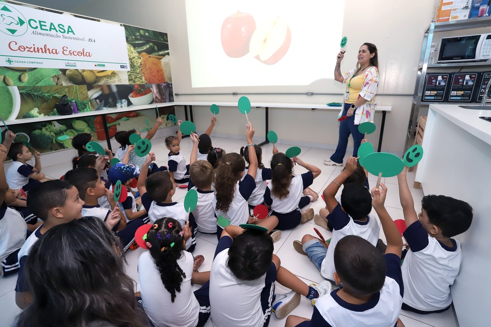 Crianças aprendem que alimentos menos processados são saudáveis