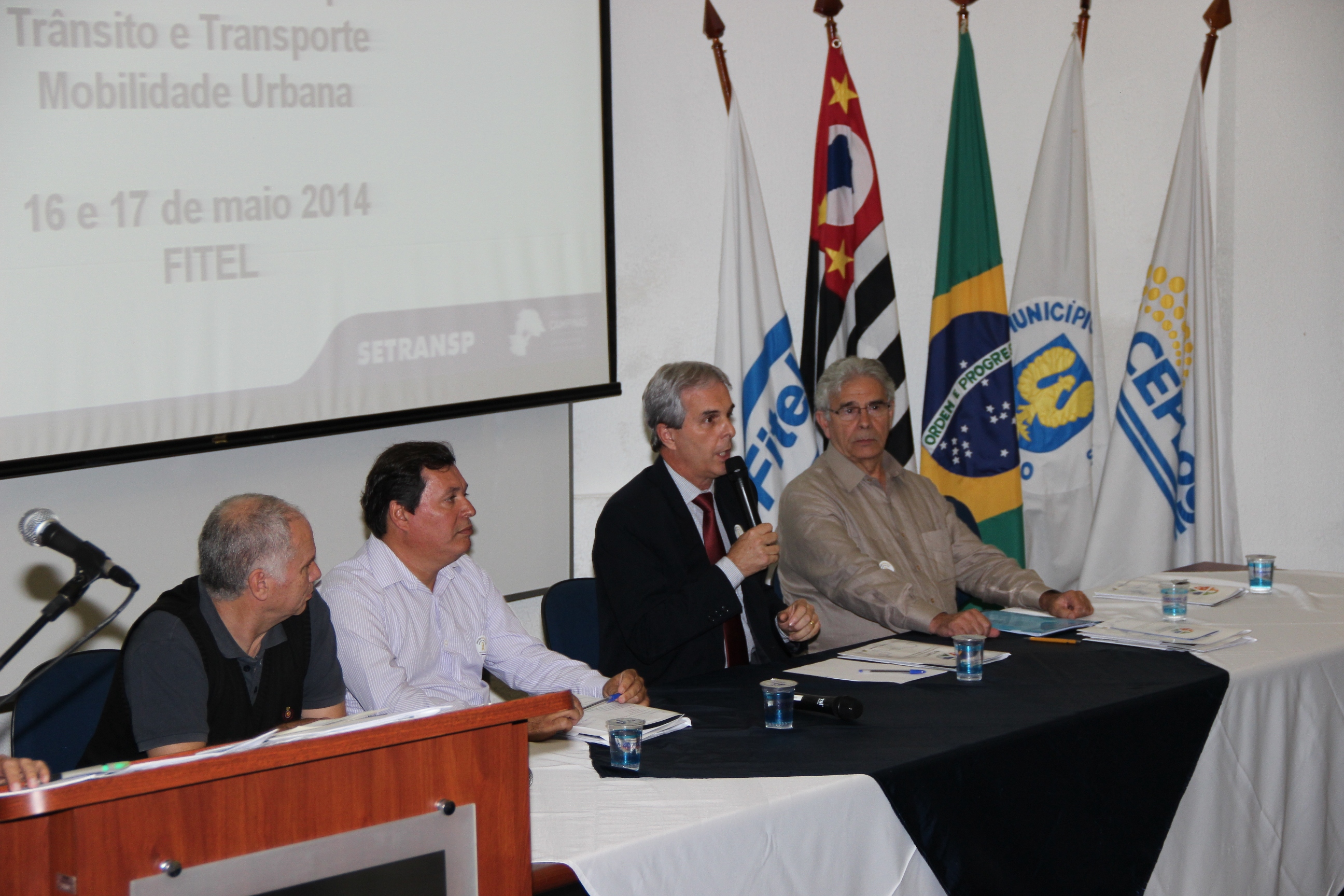 Secretário de Transportes e presidente da Emdec falou durante encontro