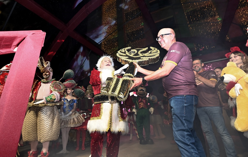 Prefeito Dário Saadi entregou a chave da cidade ao Papai Noel