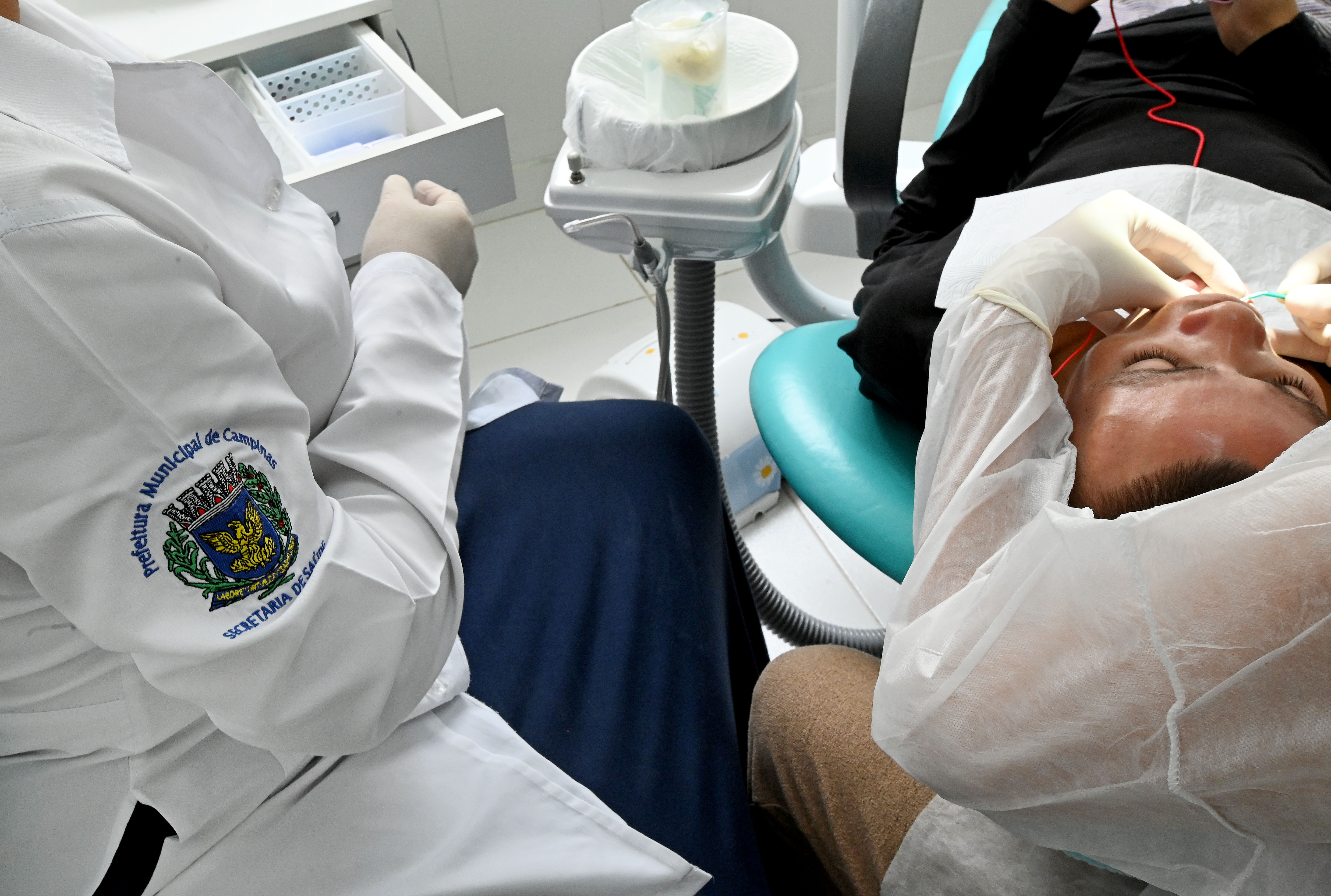 Entre os convocados, estão seis auxiliares em saúde bucal e dois dentistas