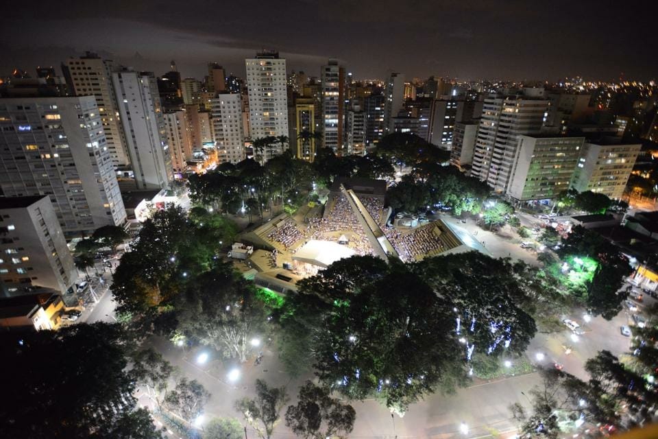 Sinfônica se apresenta, em 2014, no teatro de arena em concerto de final de ano: demolição descartada