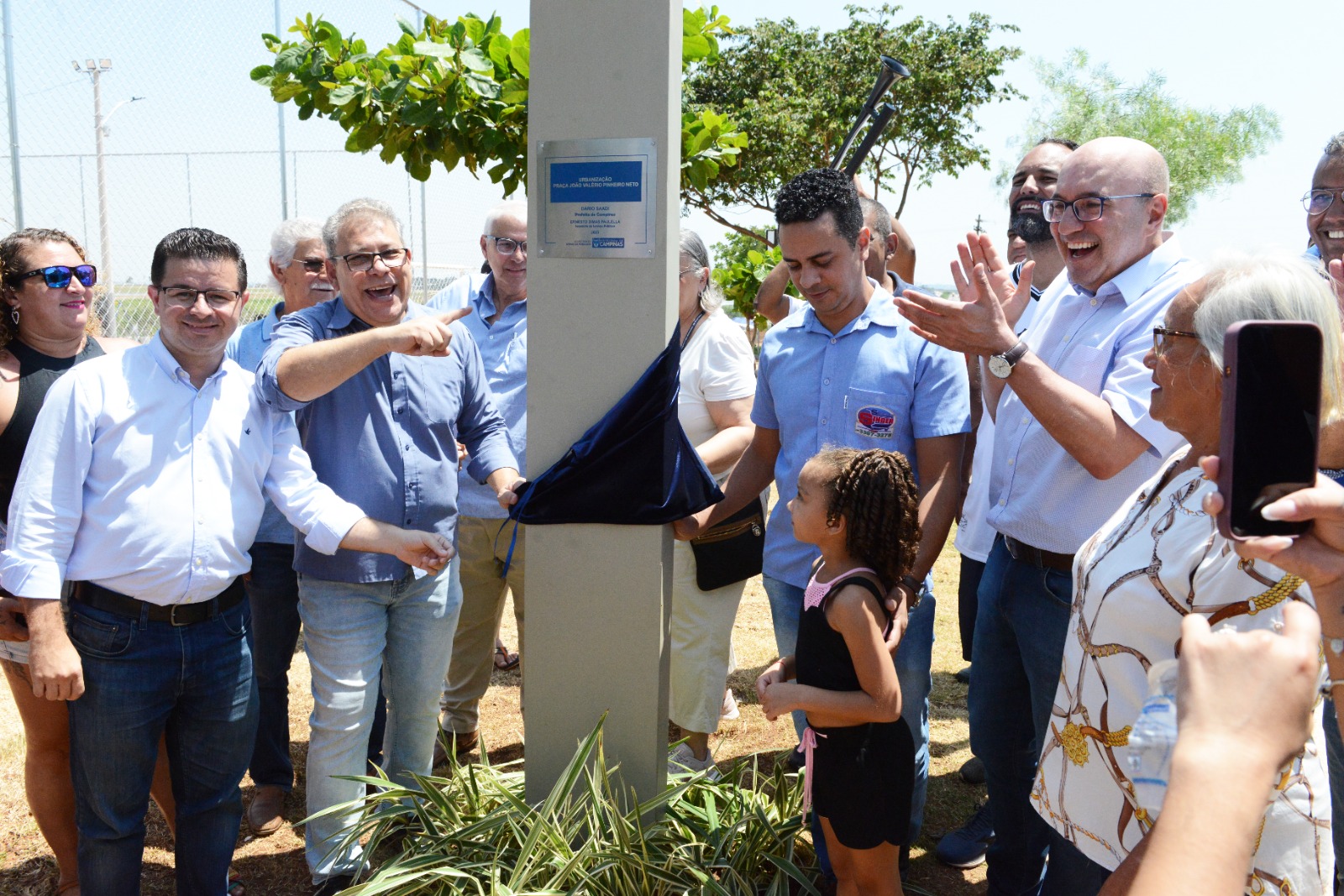 Descerramento da placa de inauguração