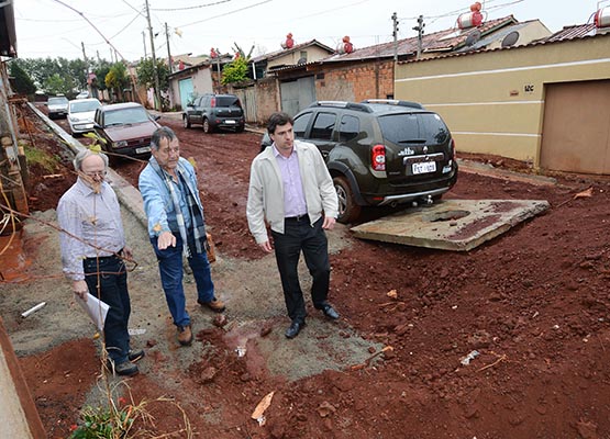 A partir da dir.: Henrique, diretor de Obras e secretário de Infraestrutura