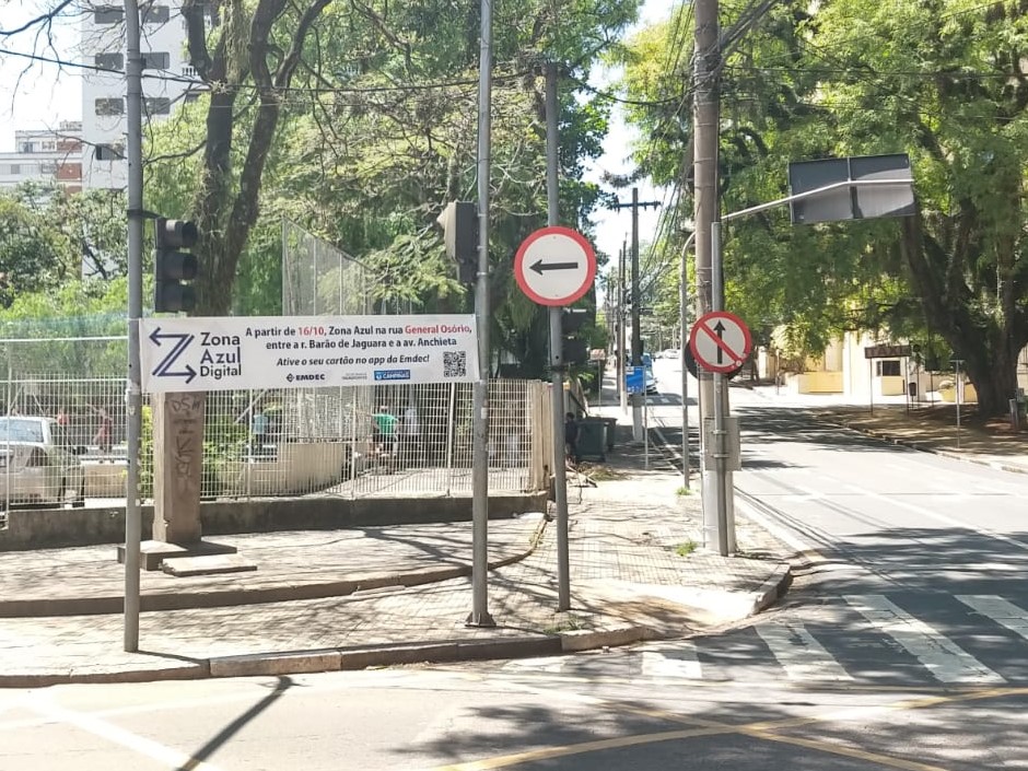 Sinalização informa sobre a implantação da Zona Azul na General Osório