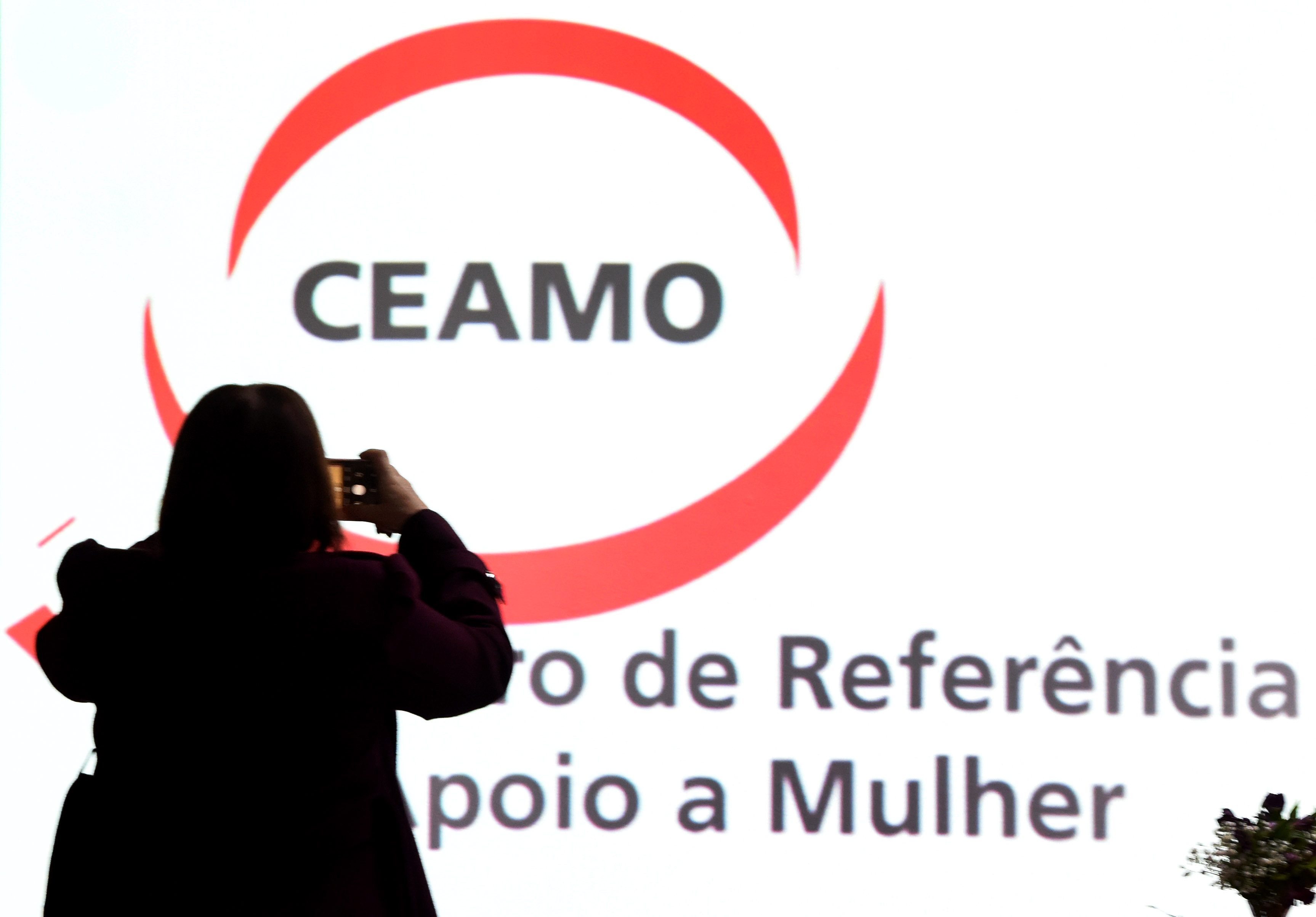 Serviço atende mulheres em situação de violência doméstica de gênero, oferecendo orientação psicológica e jurídica