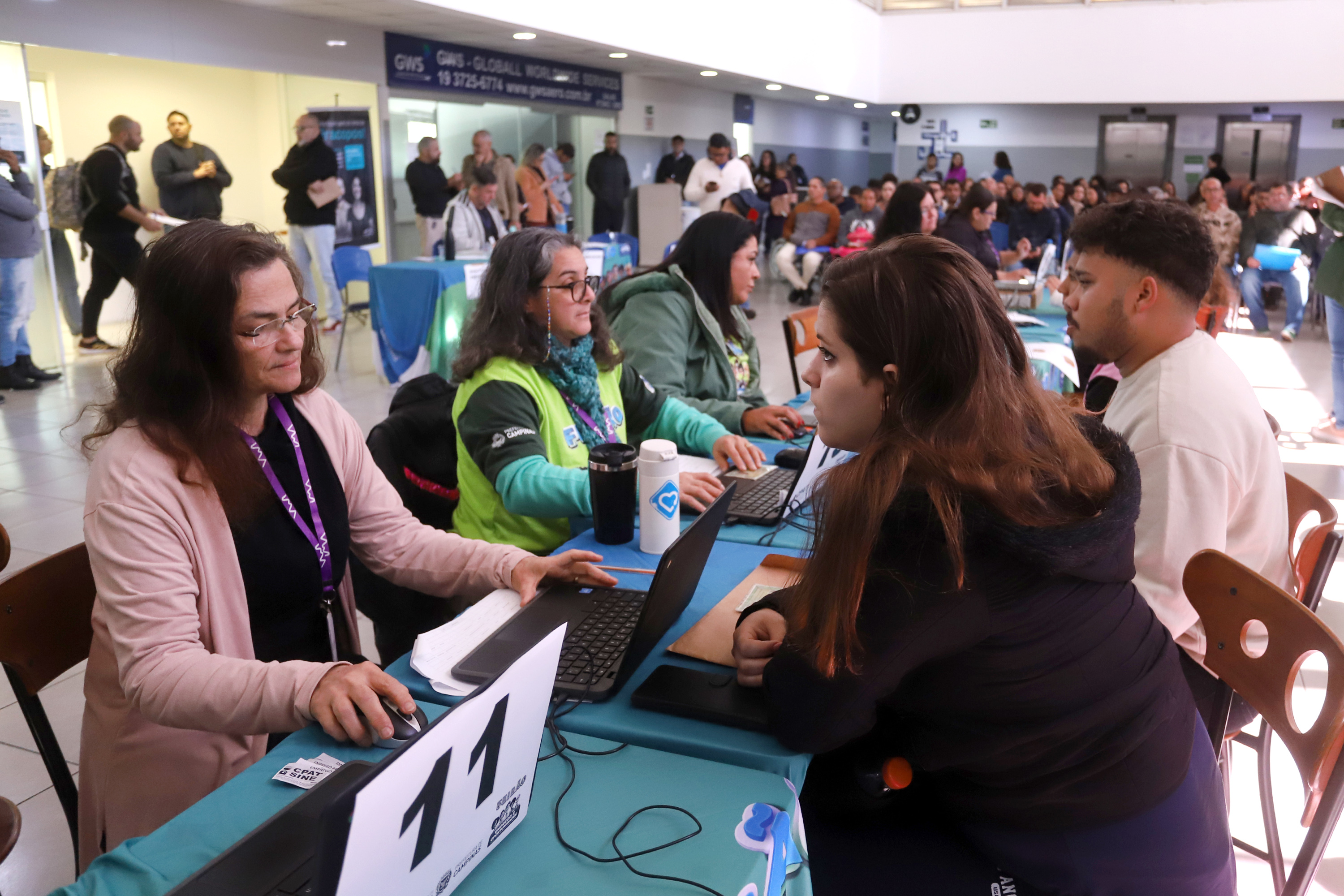 No total, foram oferecidas 400 vagas para trabalhar no aeroporto
