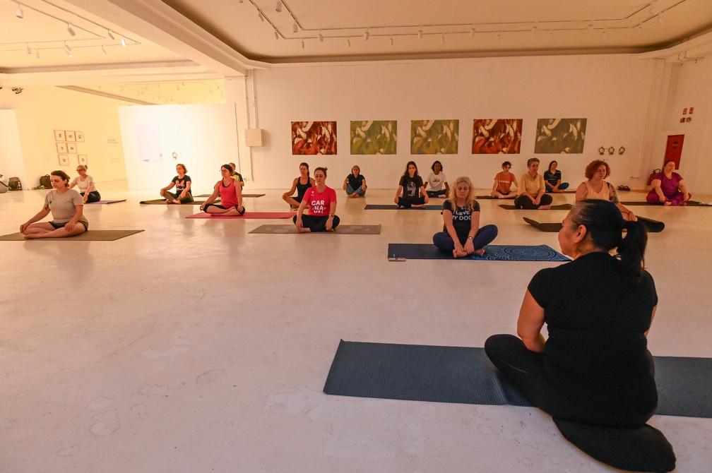 Rogério Capela/PMC Servidoras da Prefeitura de Campinas participam de aulas de yoga no MACC para melhorar saúde, equilíbrio e bem-estar