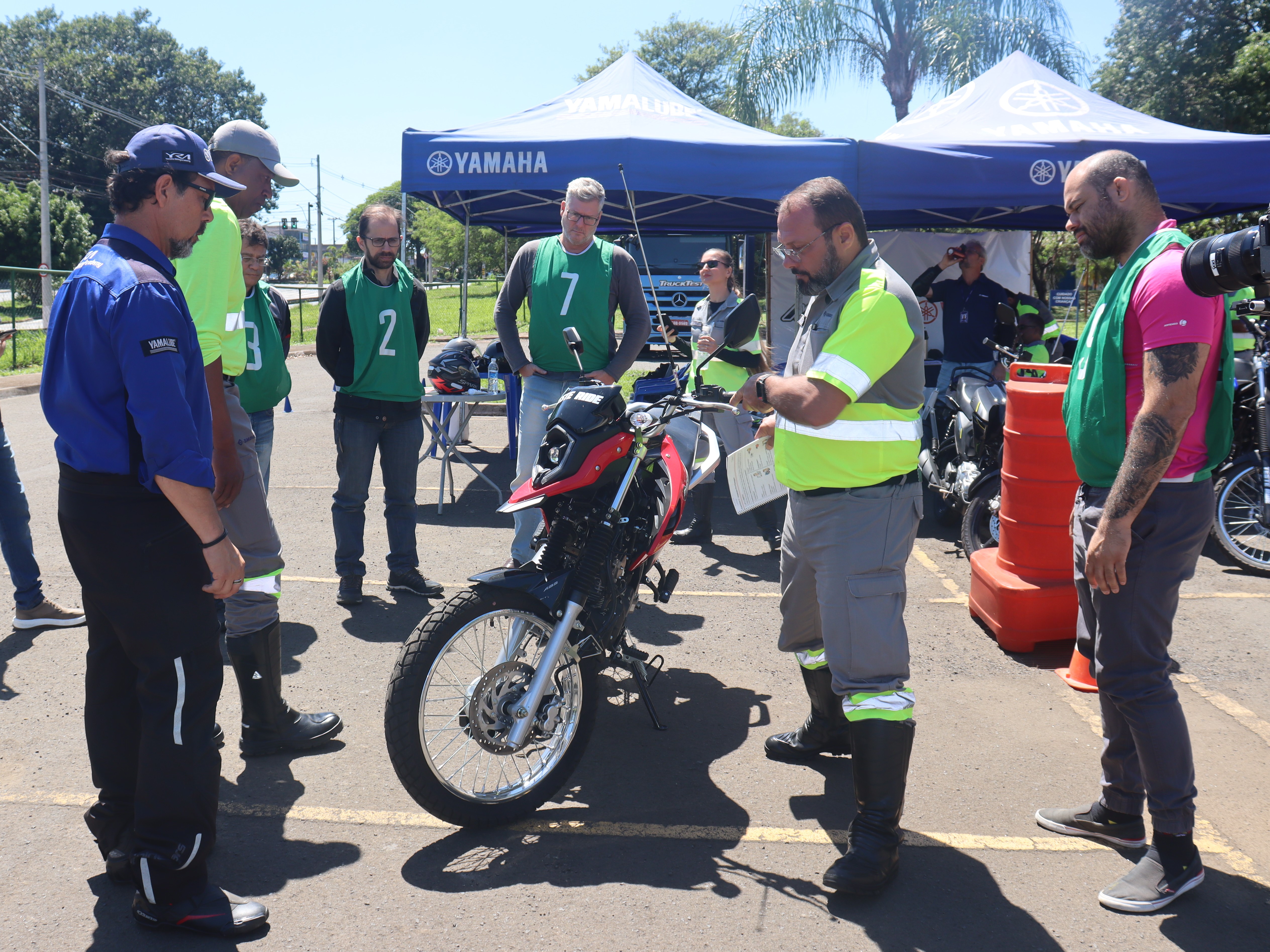 Os agentes participantes atuam em diversas áreas da Emdec — trânsito, transporte, educação, obras, semafórica e Centro de Controle Operacional (CCO)