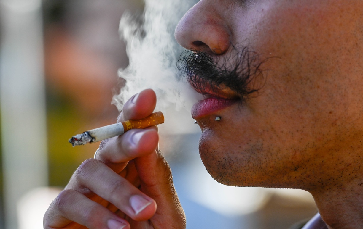 Rogério Capela/PMC A OMS classifica o tabagismo como uma doença pediátrica, já que a maioria dos fumantes inicia o uso do tabaco antes dos 19 anos