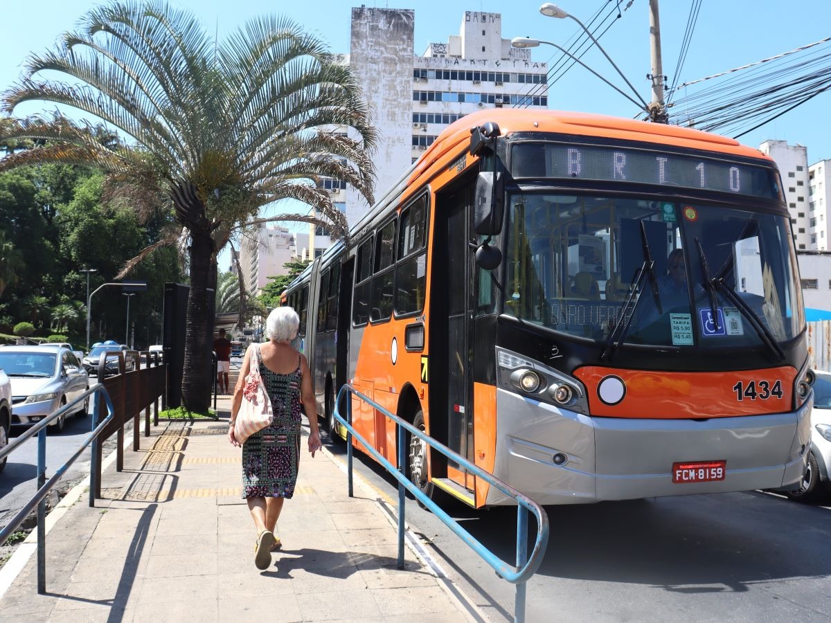 Ônibus do transporte público coletivo farão desvio, com o remanejamento de pontos da pista interna para a externa 