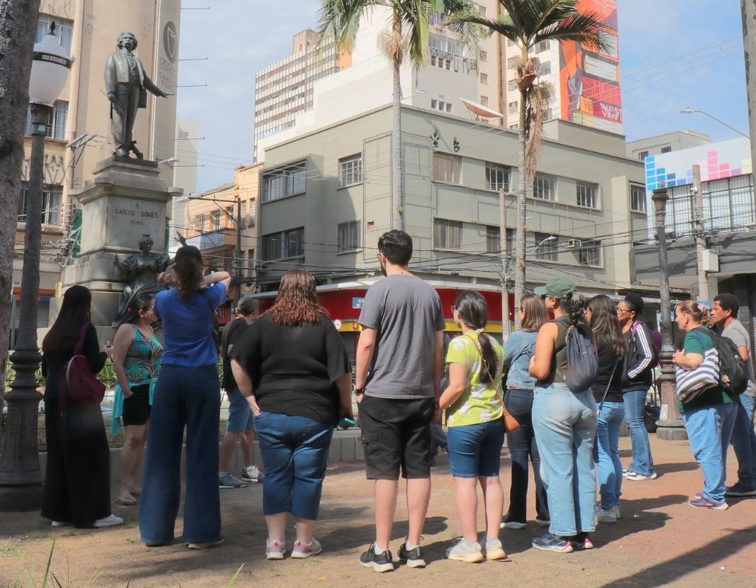 Firmino Piton/PMC Inscrições online abrem uma semana antes de cada roteiro cultural no Centro da cidade
