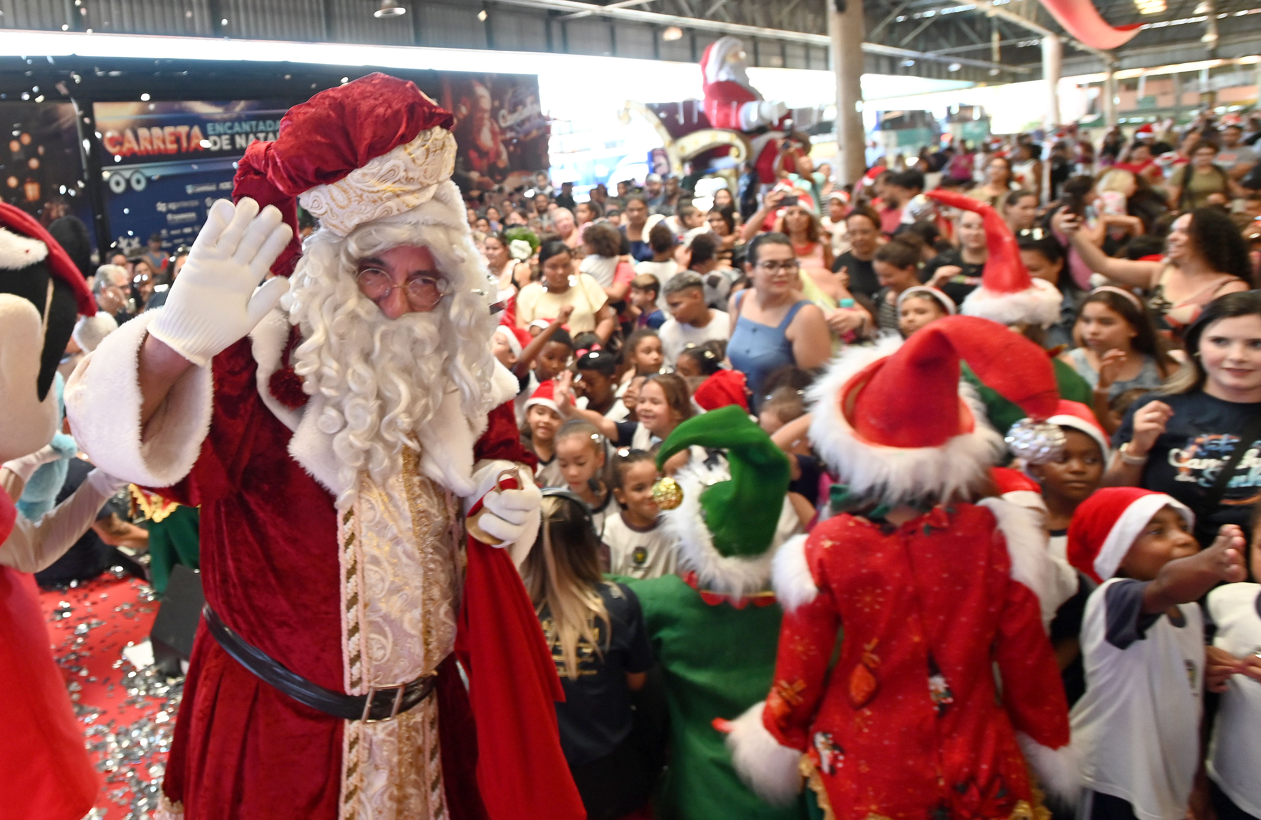 A vinda do Papai Noel na Ceasa é fruto de parceria com a Prefeitura, a ACIC e a Aproccamp, com apoio da Rota das Bandeiras e Transmimo