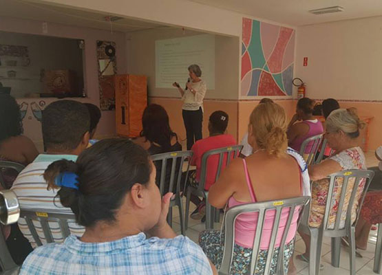 Moradores do Residencial Takanos em atividade