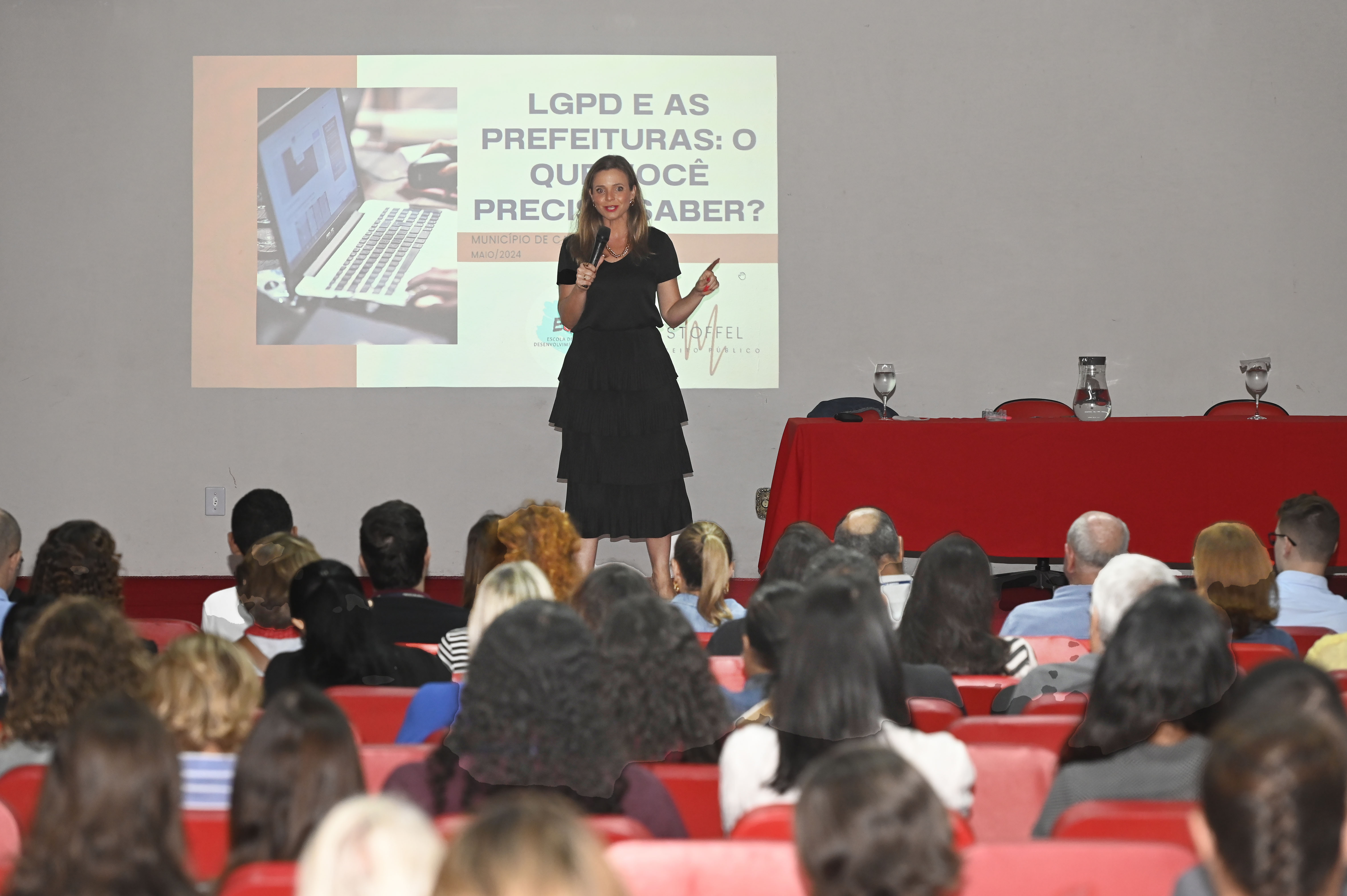 Palestra teve objetivo de sensibilizar servidores sobre as obrigações da LGPD