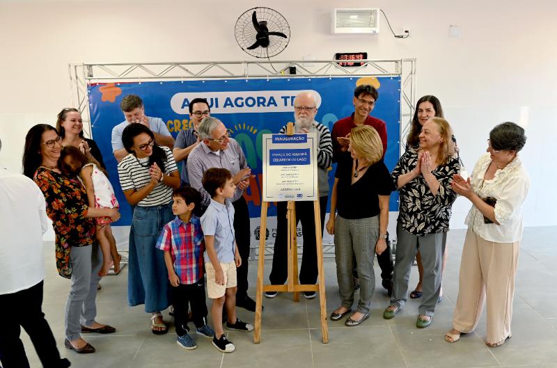 Família do homenageado participou de cerimônia na CEI Professor Rosalvo Madeira Cardoso