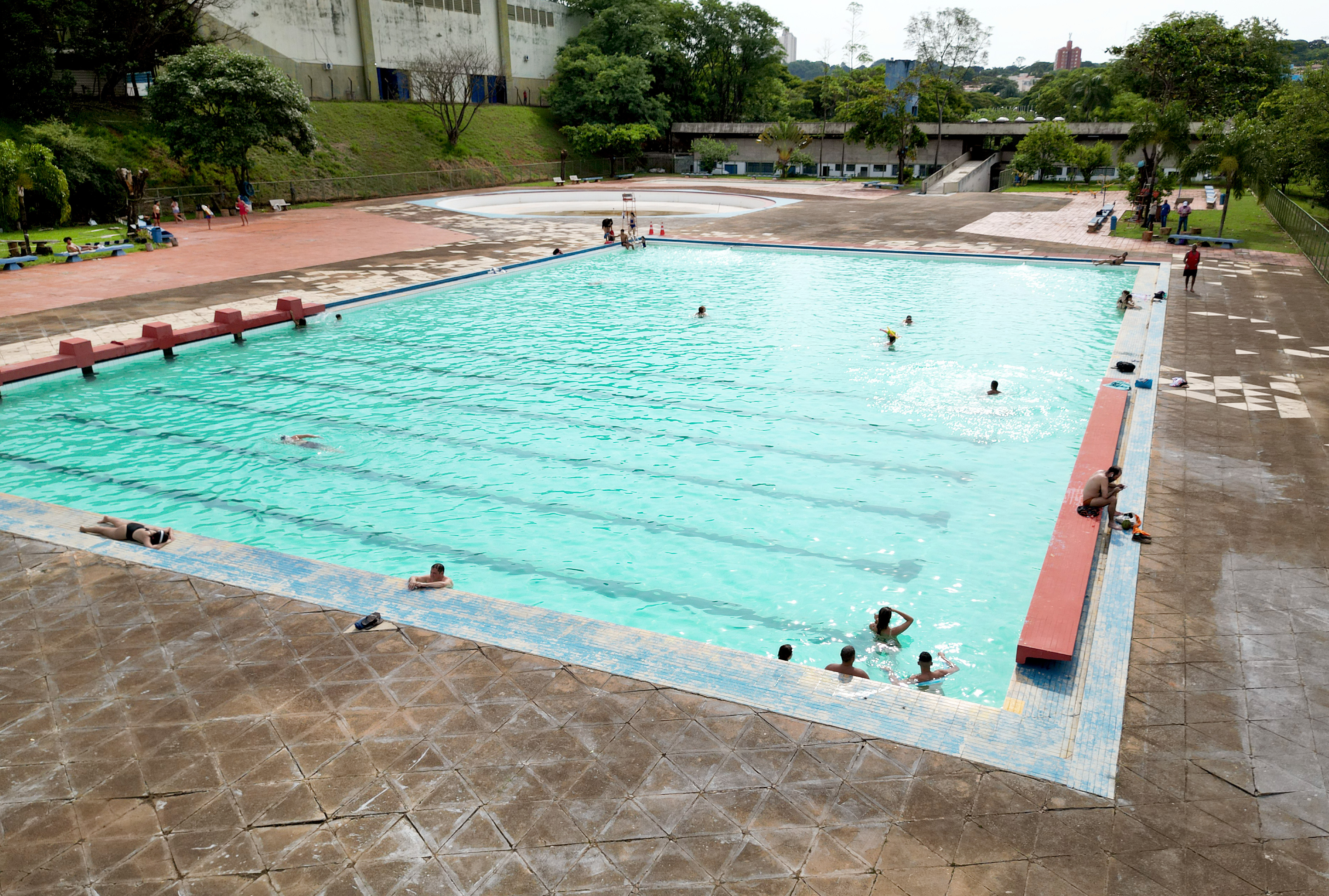 Piscina pública na Lagoa do Taquaral