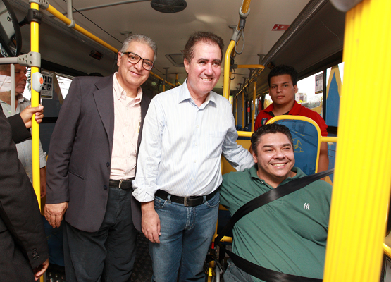 Cadeirante estreia veículo