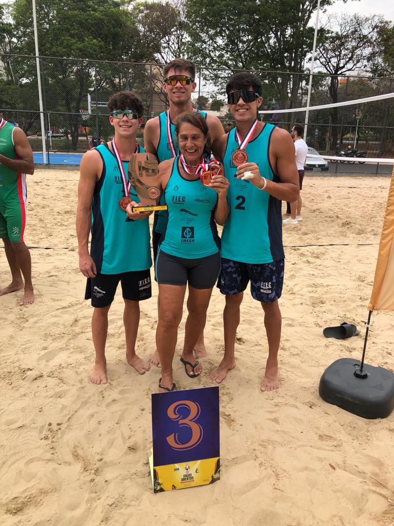 Atletas da Associação Campineira de Vôlei