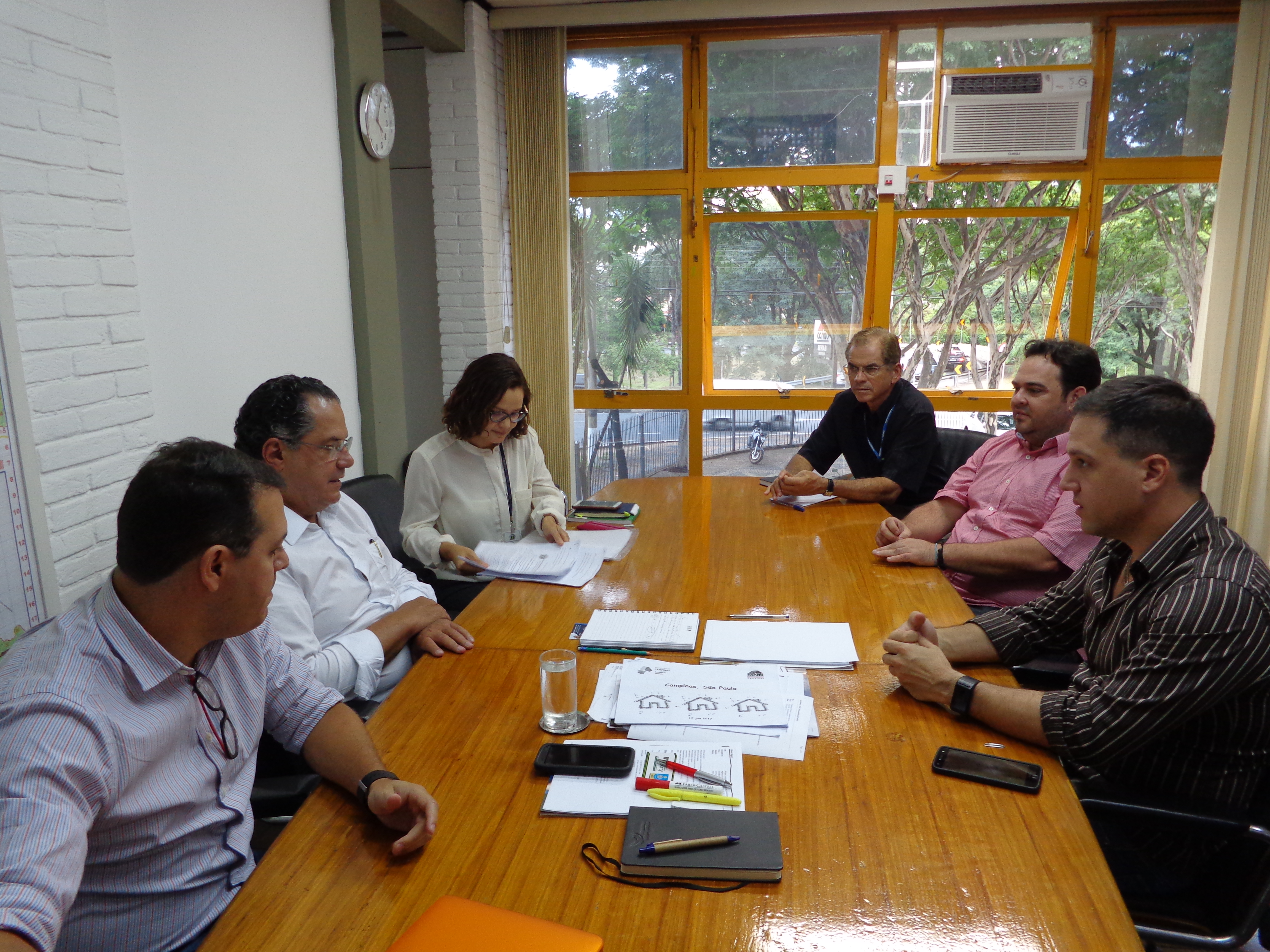 Representantes de São Carlos visitam Cohab-Campinas