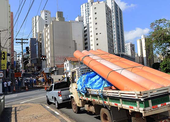 Trabalhos incluem troca de tubulação