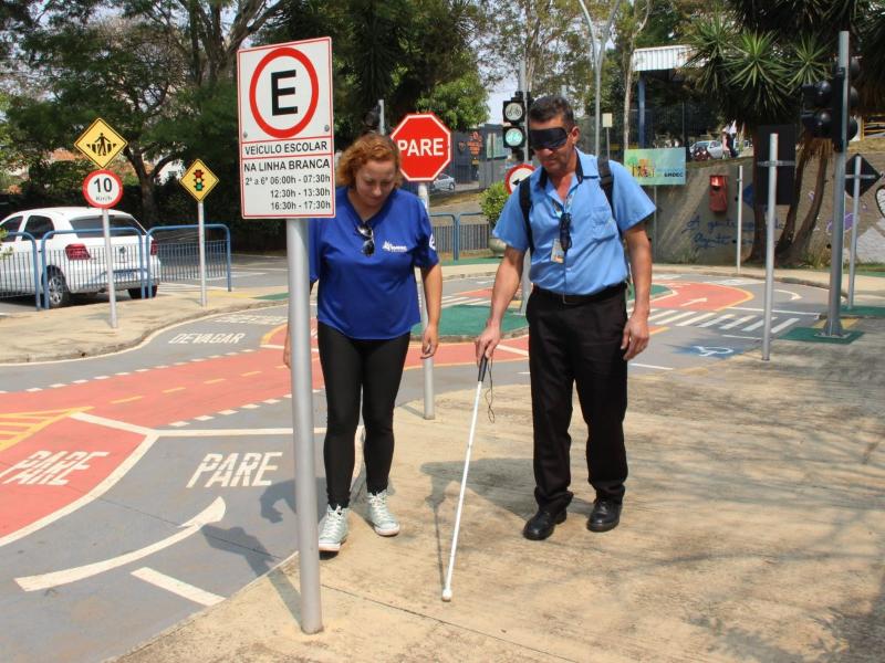 Motoristas do transporte público exercitaram a empatia em atividades práticas