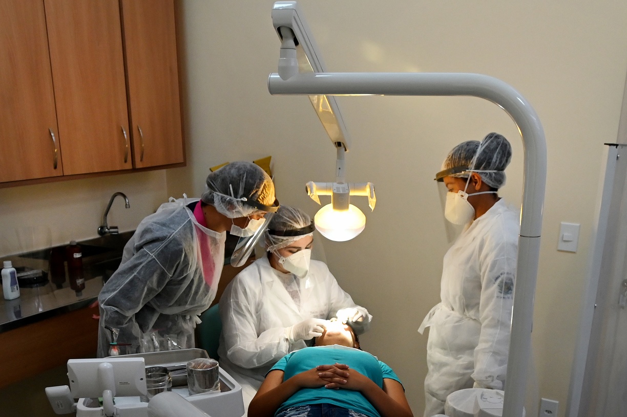 A maior concorrência é para o cargo de dentista 