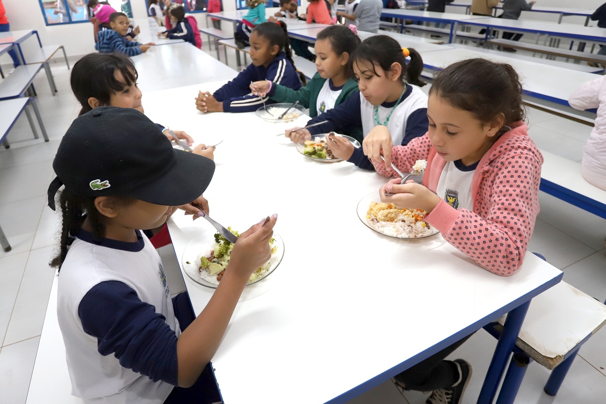 Diariamente são servidas 285,9 mil refeições saudáveis