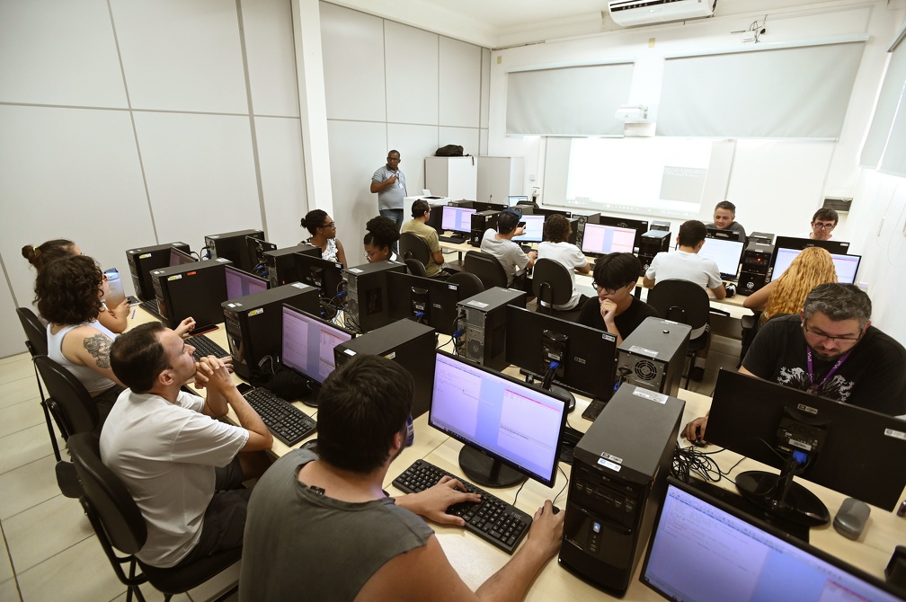 Vagas são para cursos nas áreas de administração, meio ambiente, química e segurança do trabalho