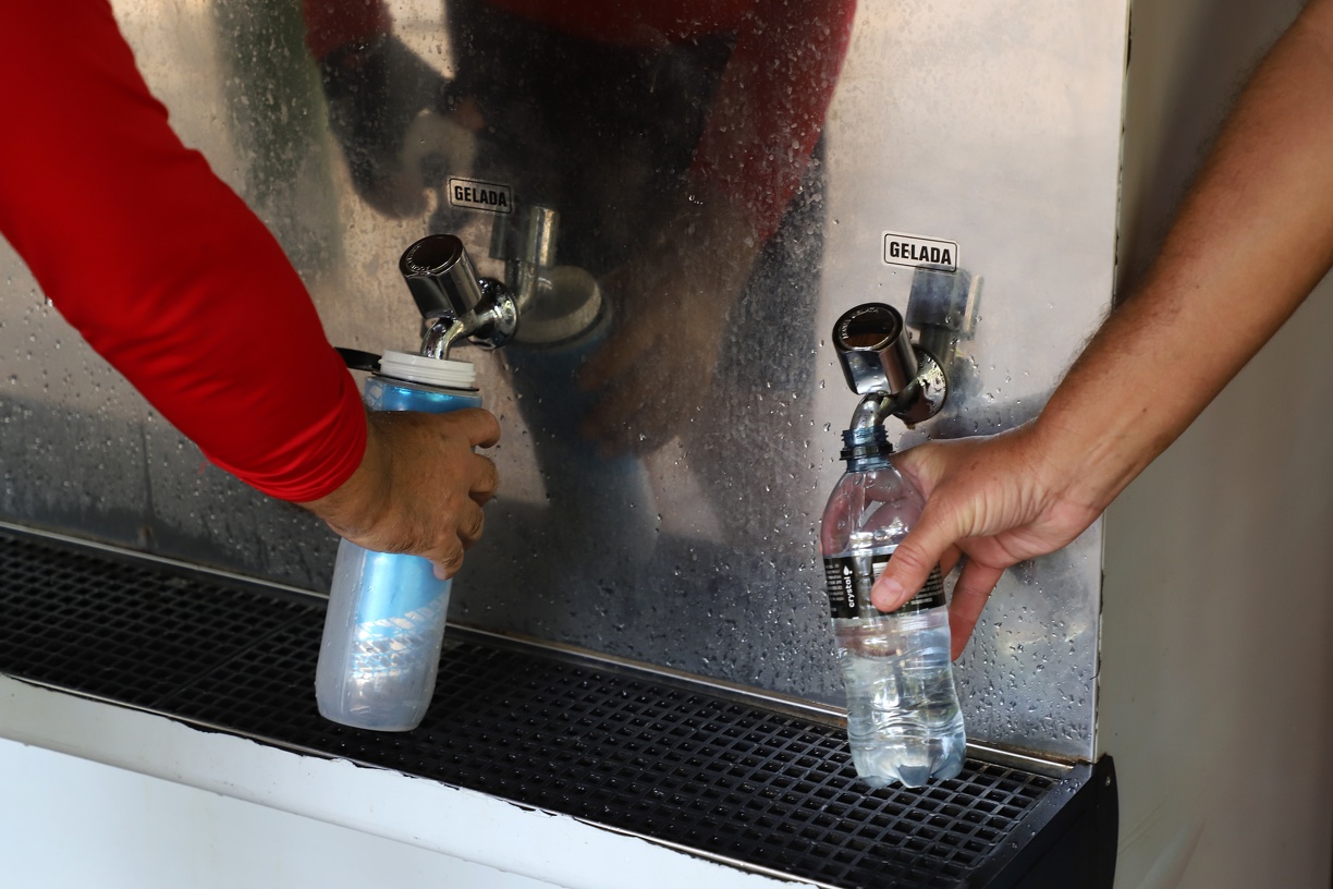 Tomar bastante água é fundamental 