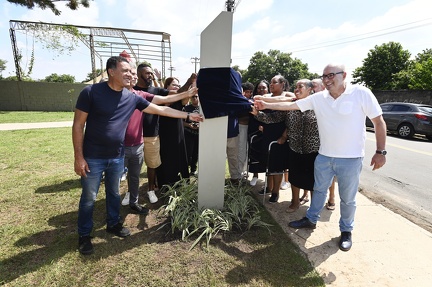 Descerramento da placa de inauguração