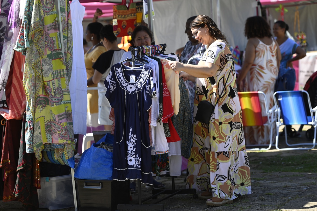 É possível adquirir diversos tipos de produtos nas feiras 