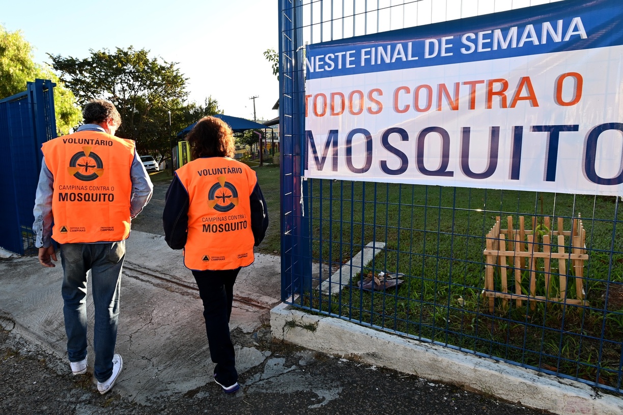 Agentes de saúde e voluntários participaram do 18º mutirão contra a dengue