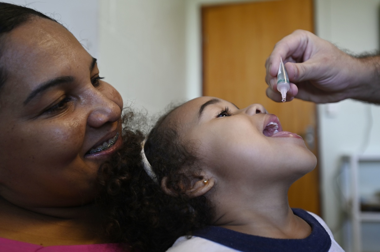 Campanha também leva vacinação contra pólio para 68 escolas de campinas