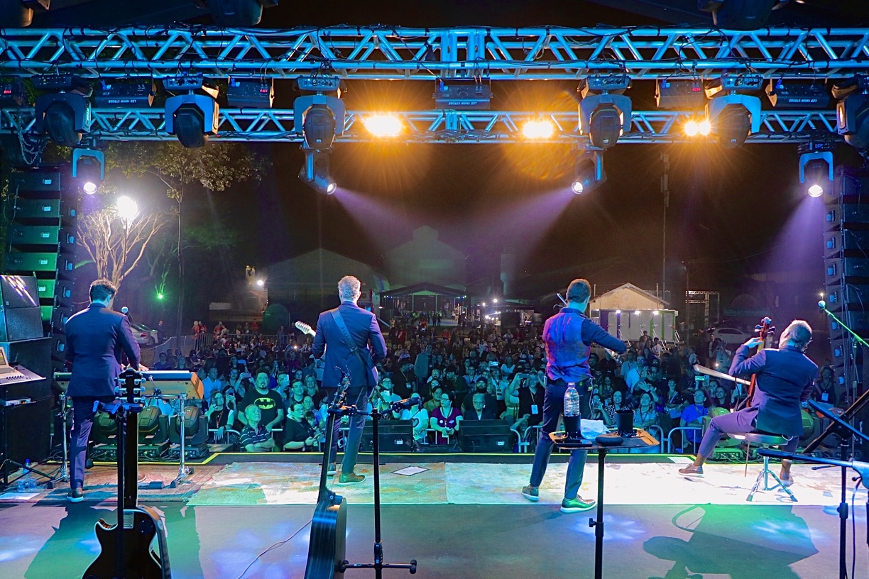 Nesta semana, evento teve show do grupo Família Lima 