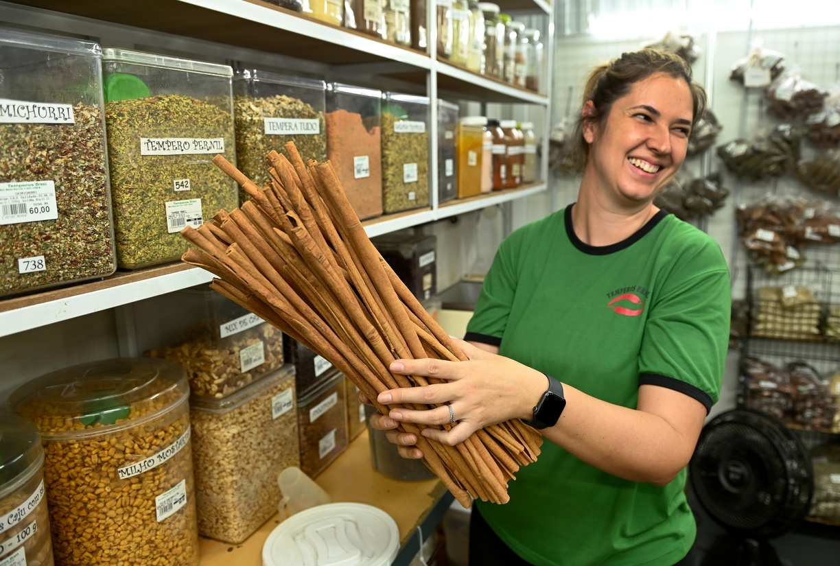 Raquel Dobner: produtos como a canela (na foto) e o cravo têm alta no preço