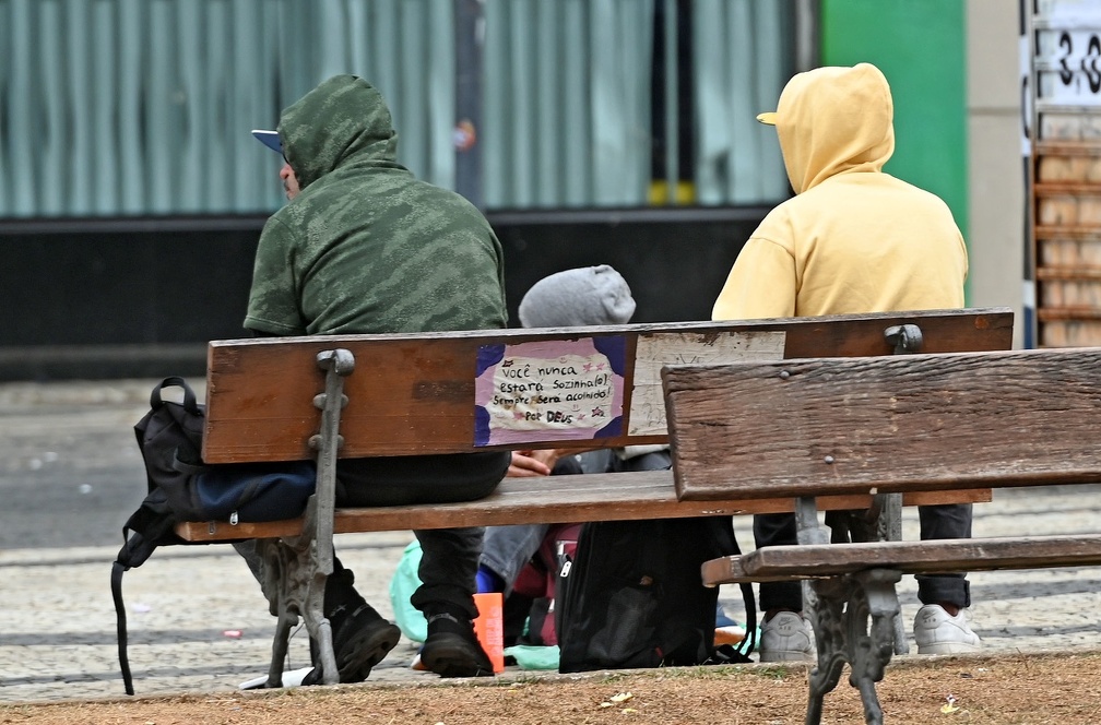 A Operação Inverno é um serviço de acolhimento a pessoas em situação de rua no município por meio do SOS Rua