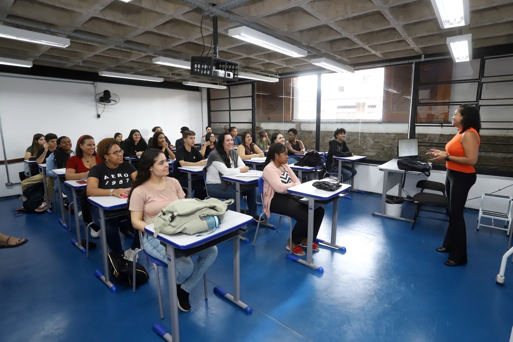 Os cursos são gratuitos e divididos entre manhã, tarde e noite