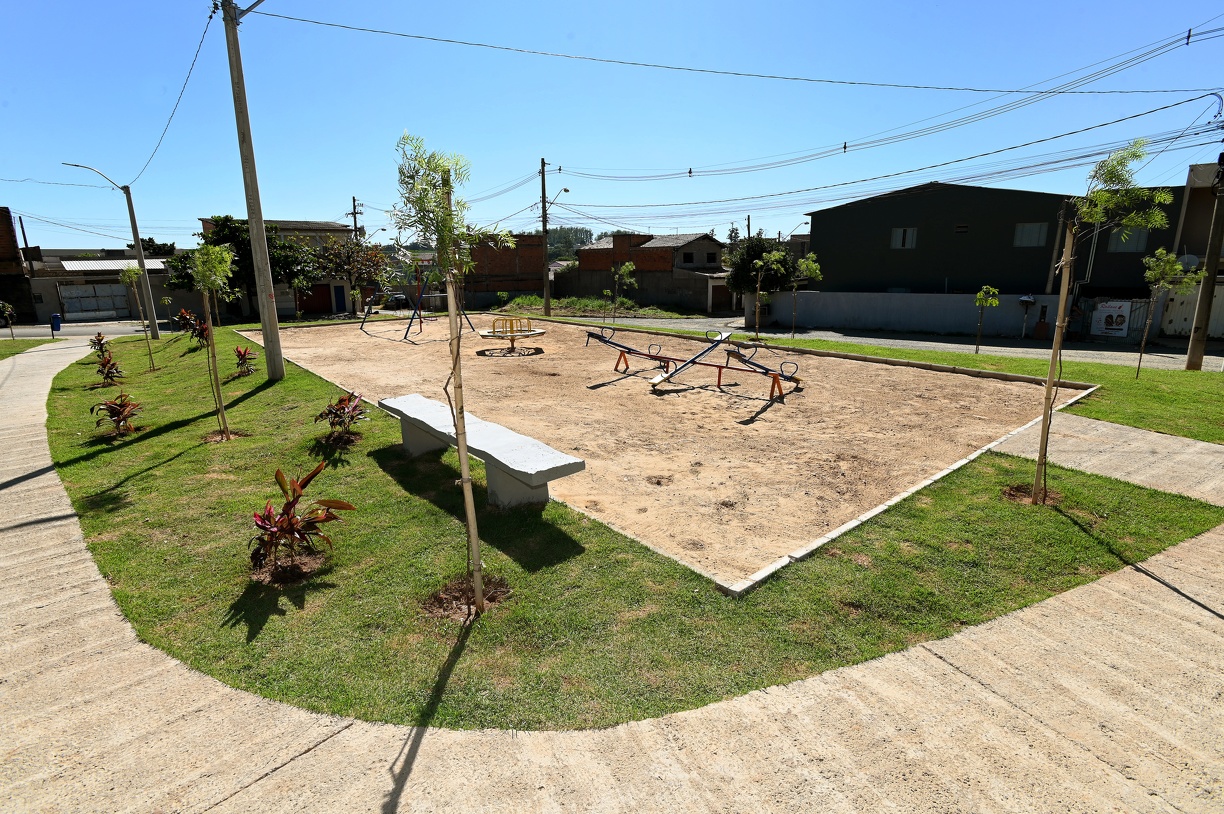 Carlos Bassan Praça Benedito Antonio da Silva no Parque Família: área de lazer para a população