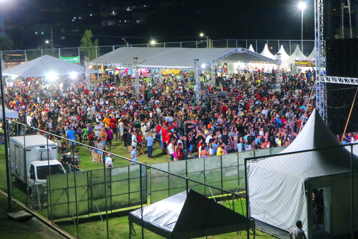 Firmino Piton O Carnasat, Carnaval no Satéilte Íris