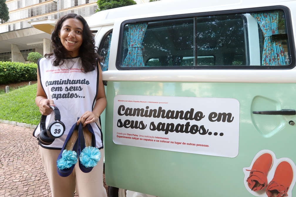 Experiência participativa convida o público a repensar as relações sociais 