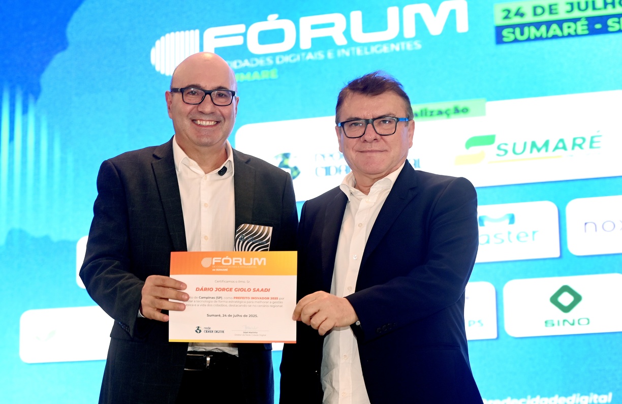Dário Saadi disse que se sentiu honrado ao receber o prêmio 